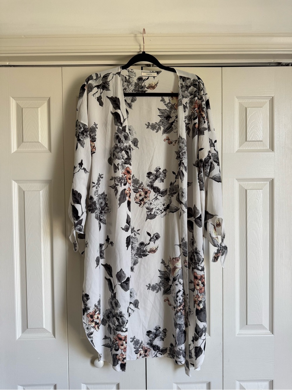 Boutique Comme Toi White Floral Longline Kimono Size Large